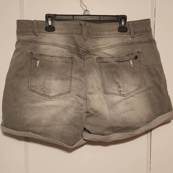 Democracy AB Solutions Denim Shorts 20W - Picture 2 of 6